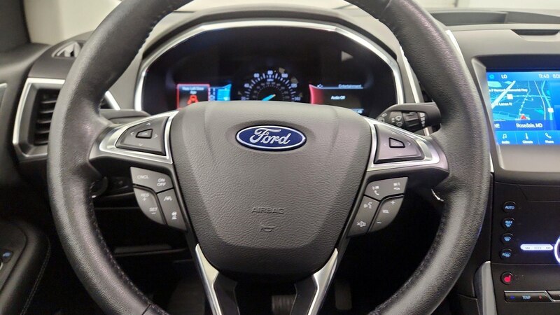 2020 Ford Edge Titanium 10