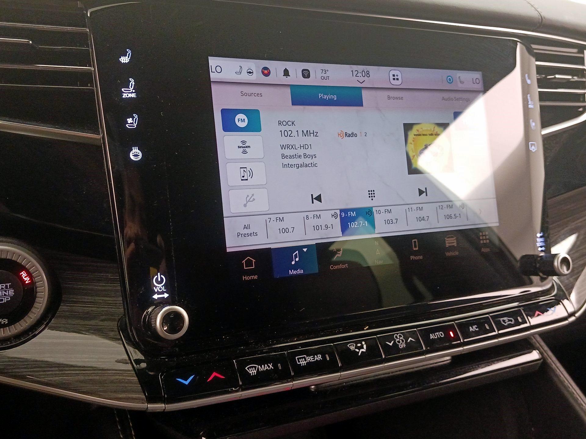 Thumbnail: 2022 Jeep Wagoneer - 16