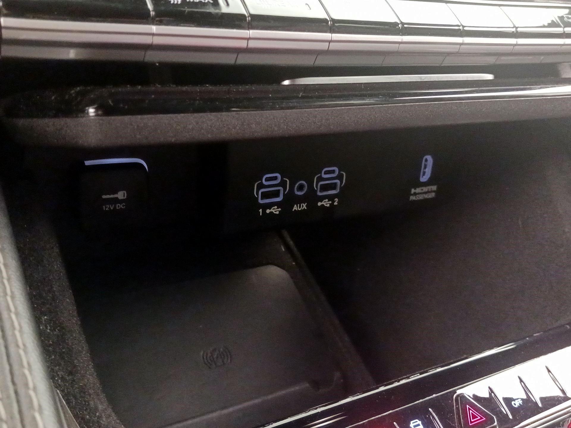 Thumbnail: 2022 Jeep Wagoneer - 19