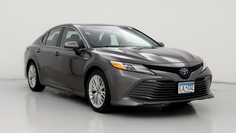 2020 Toyota Camry XLE Hero Image