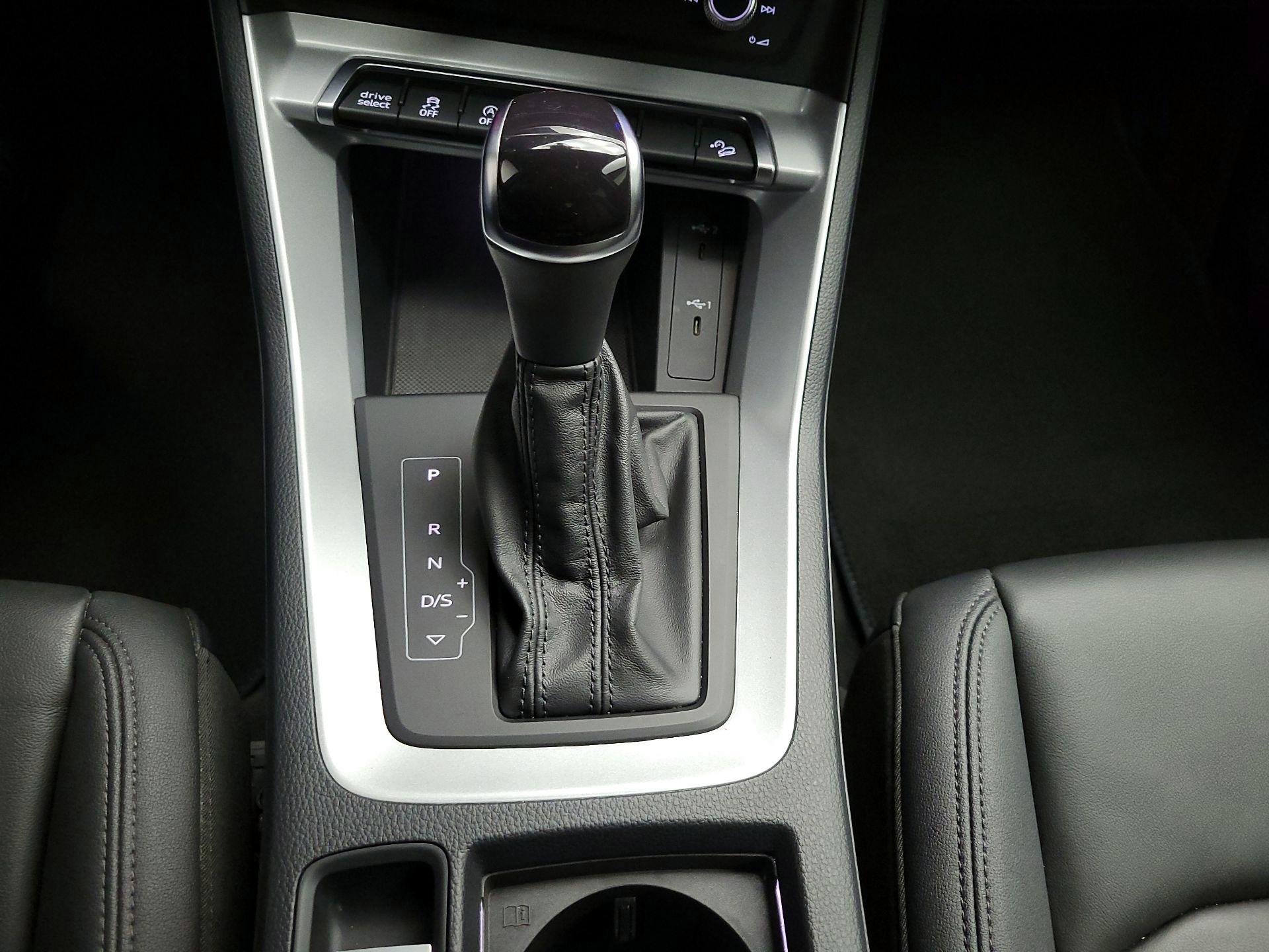 Thumbnail: 2023 Audi Q3 - 16