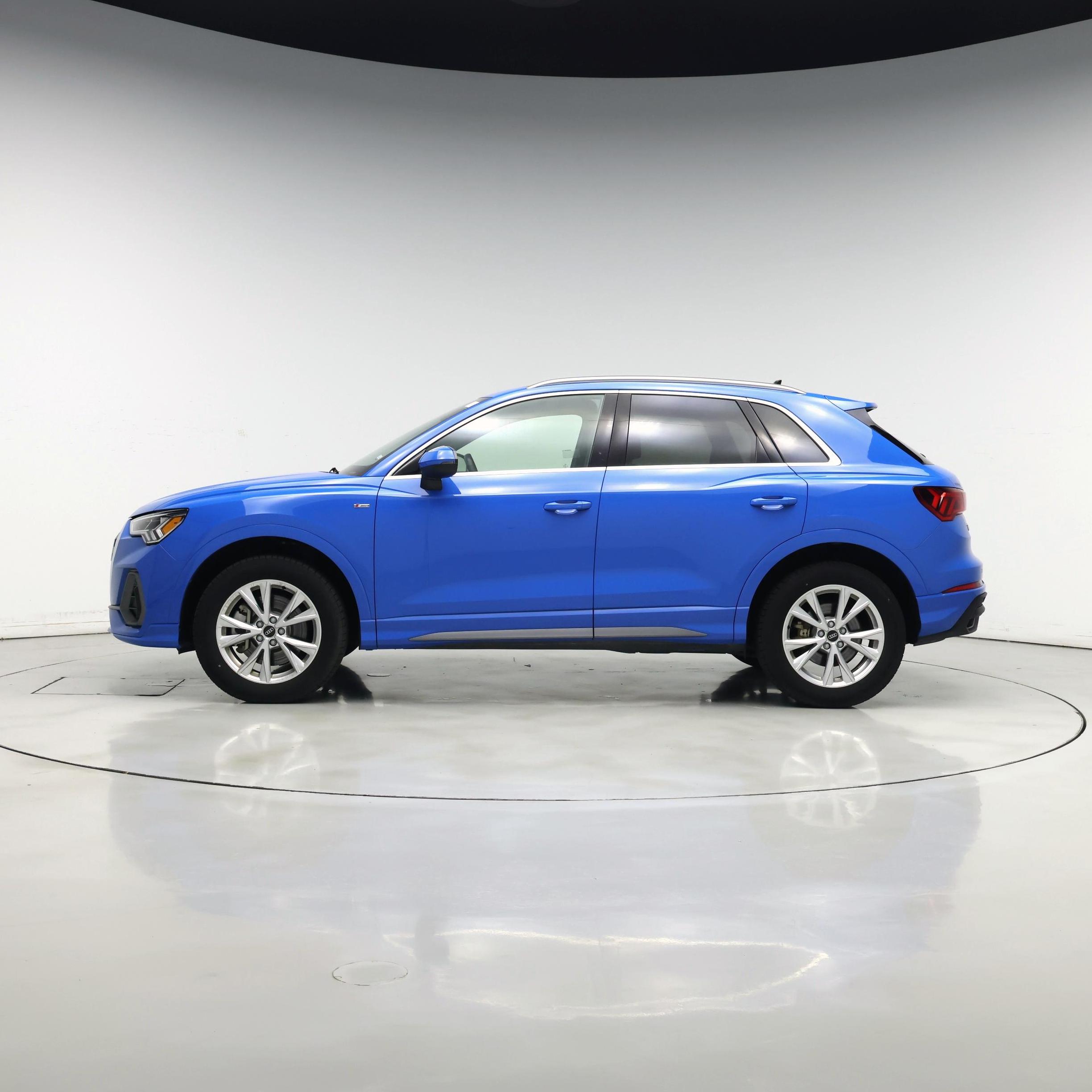 Thumbnail: 2023 Audi Q3 - 3