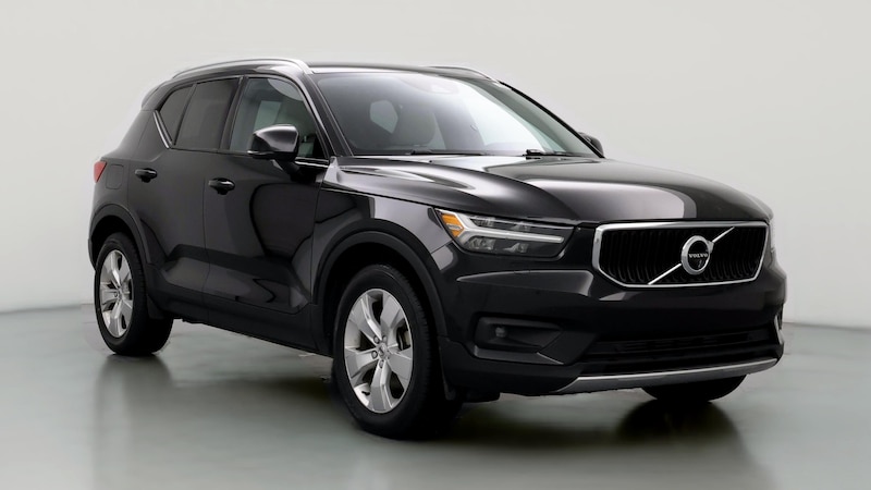 2022 Volvo XC40 T5 Momentum Hero Image