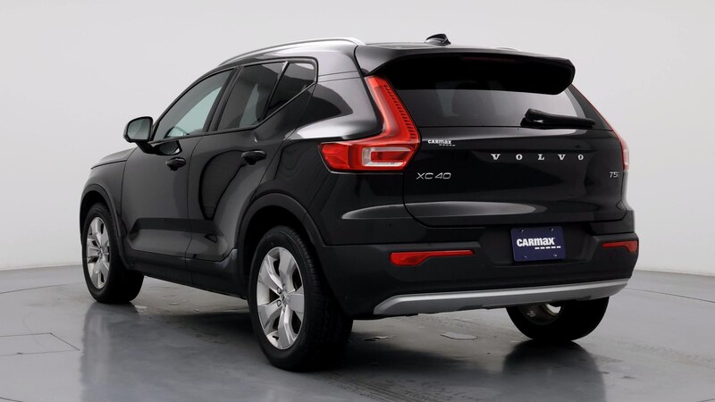 2022 Volvo XC40 T5 Momentum 2