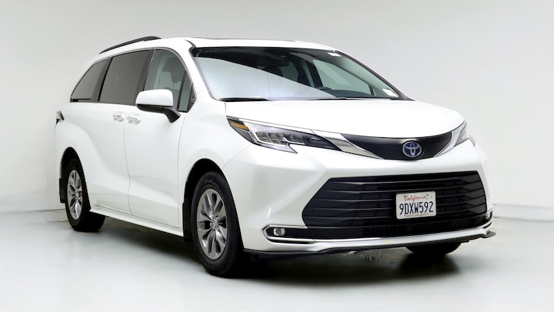 2023 Toyota Sienna XLE Hero Image