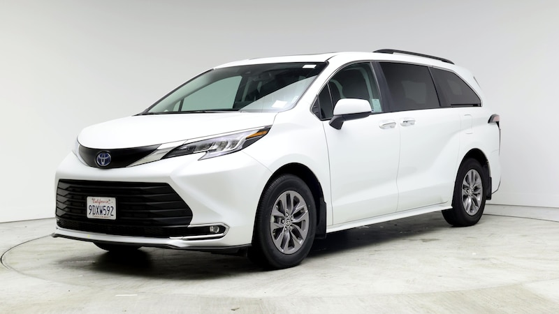 2023 Toyota Sienna XLE 4