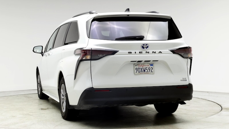 2023 Toyota Sienna XLE 6