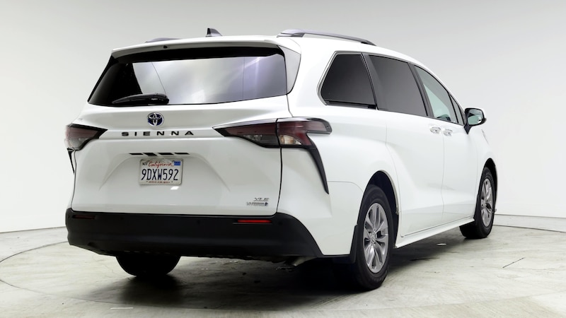 2023 Toyota Sienna XLE 8