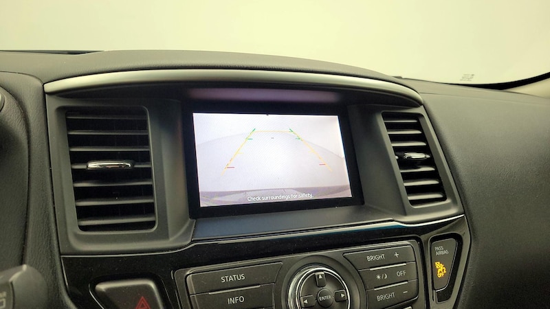 2015 Nissan Pathfinder SV 14