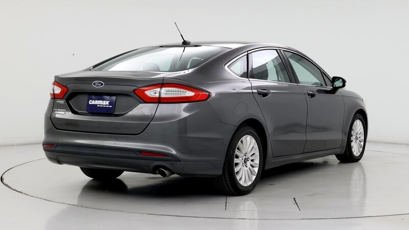 2016 Ford Fusion SE 8