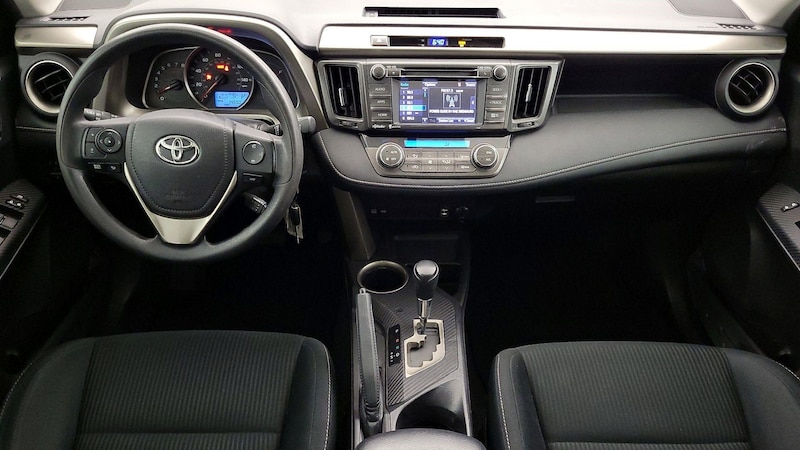 2015 Toyota RAV4 XLE 9