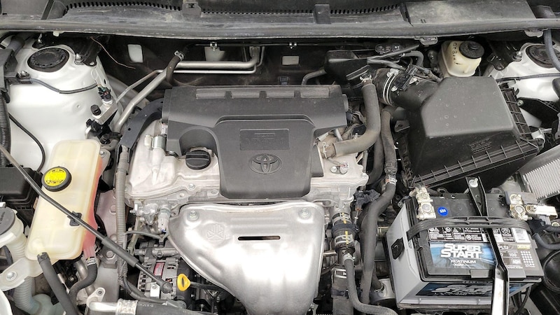 2015 Toyota RAV4 XLE 22