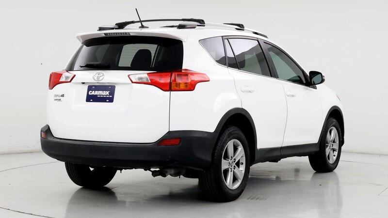 2015 Toyota RAV4 XLE 8