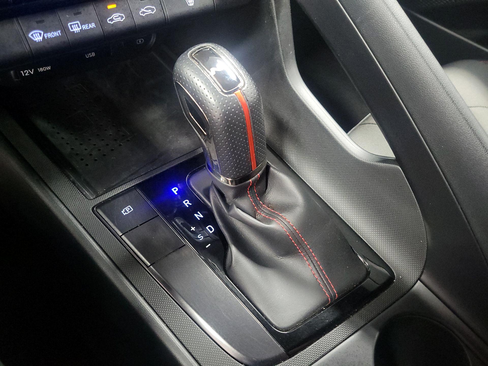 Thumbnail: 2022 Hyundai Elantra - 17