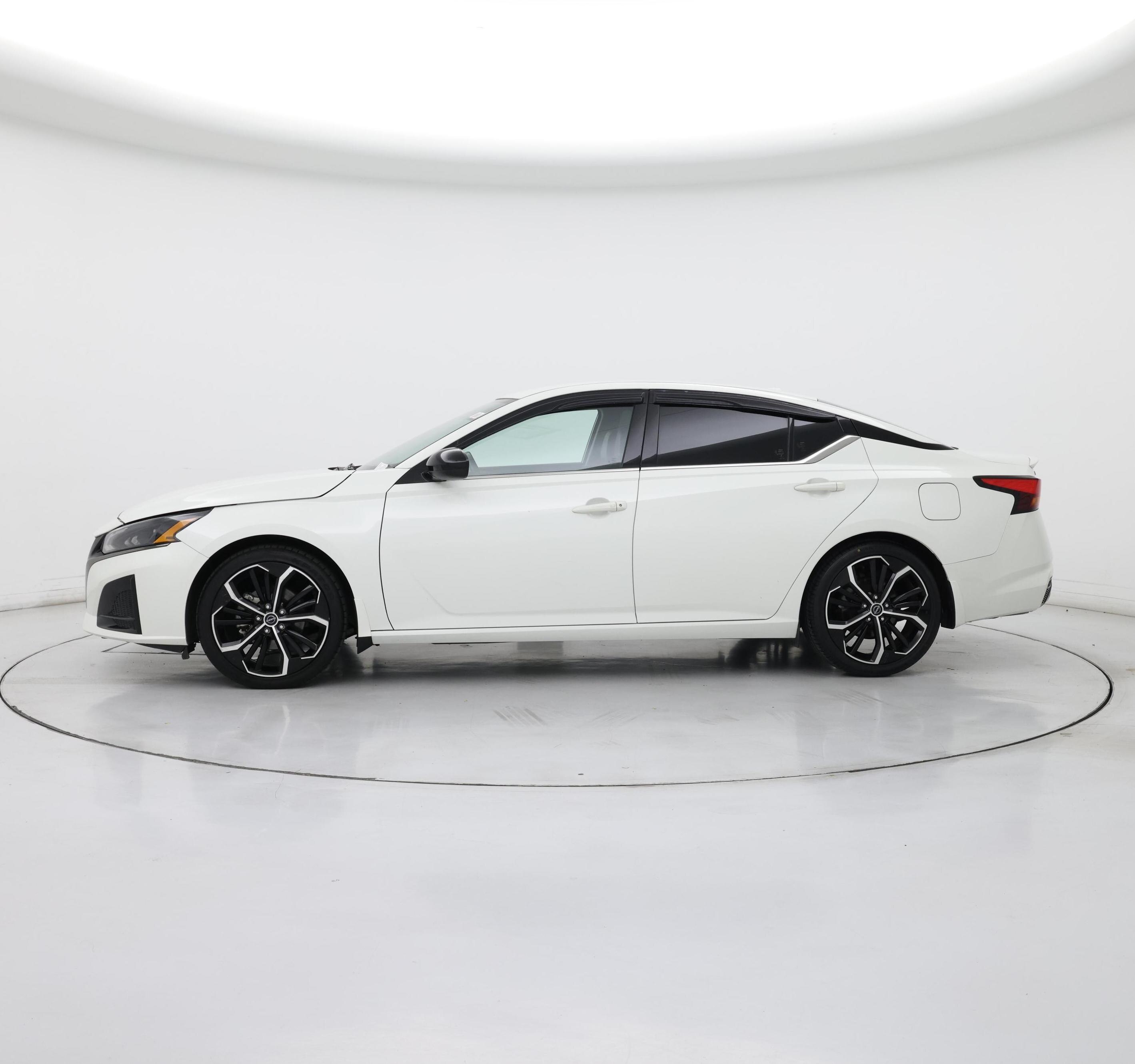 Thumbnail: 2023 Nissan Altima - 3