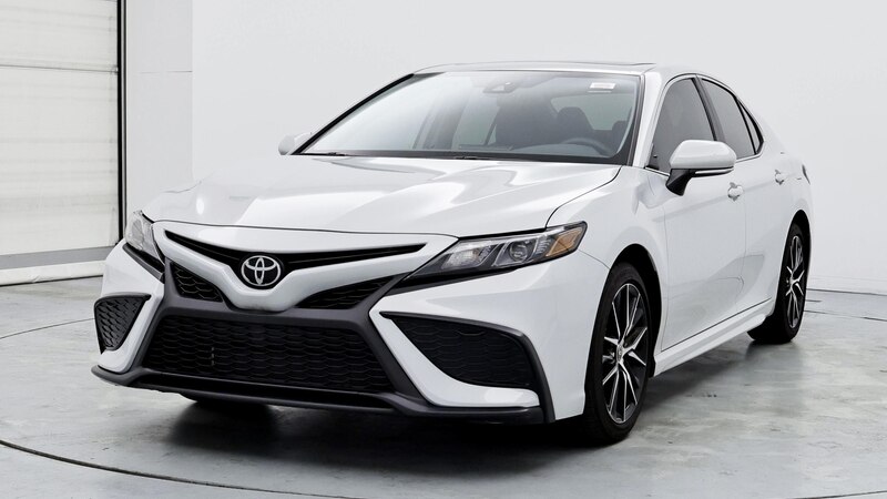 2024 Toyota Camry SE 4