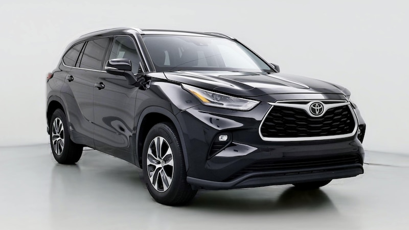 2021 Toyota Highlander XLE Hero Image