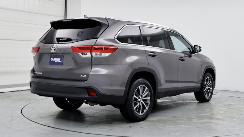 2019 Toyota Highlander XLE 8