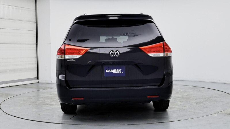 2013 Toyota Sienna LE 6