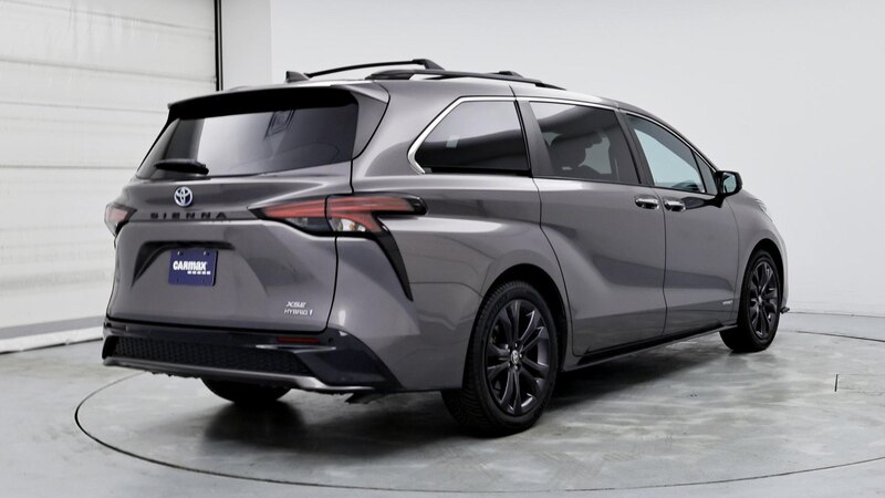 2021 Toyota Sienna XSE 8