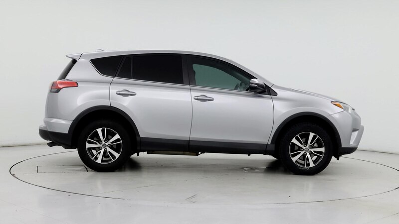 2018 Toyota RAV4 XLE 7