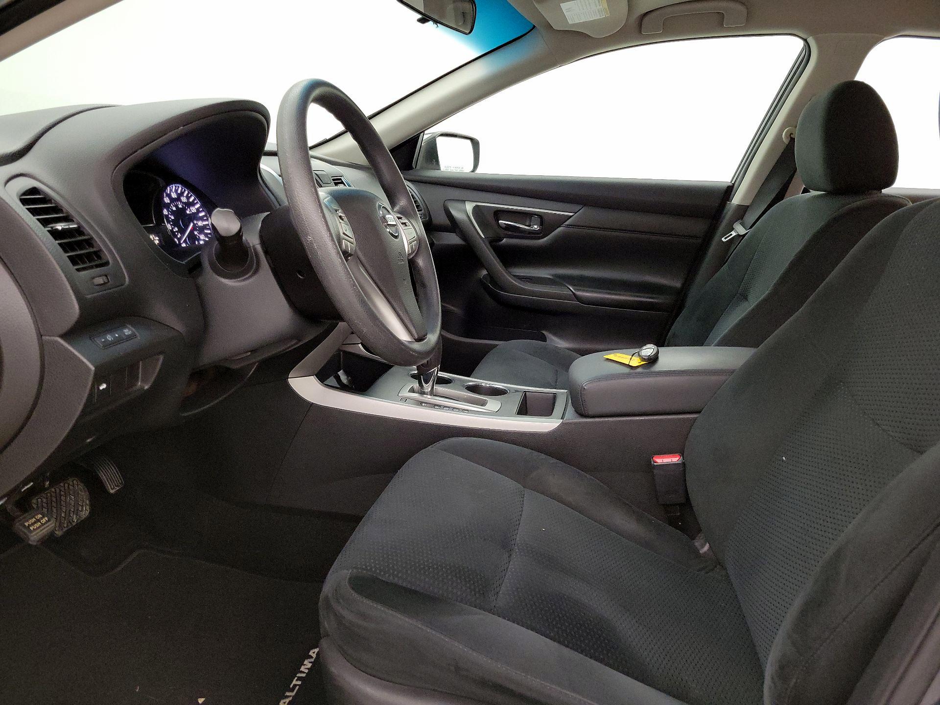 Thumbnail: 2015 Nissan Altima - 11