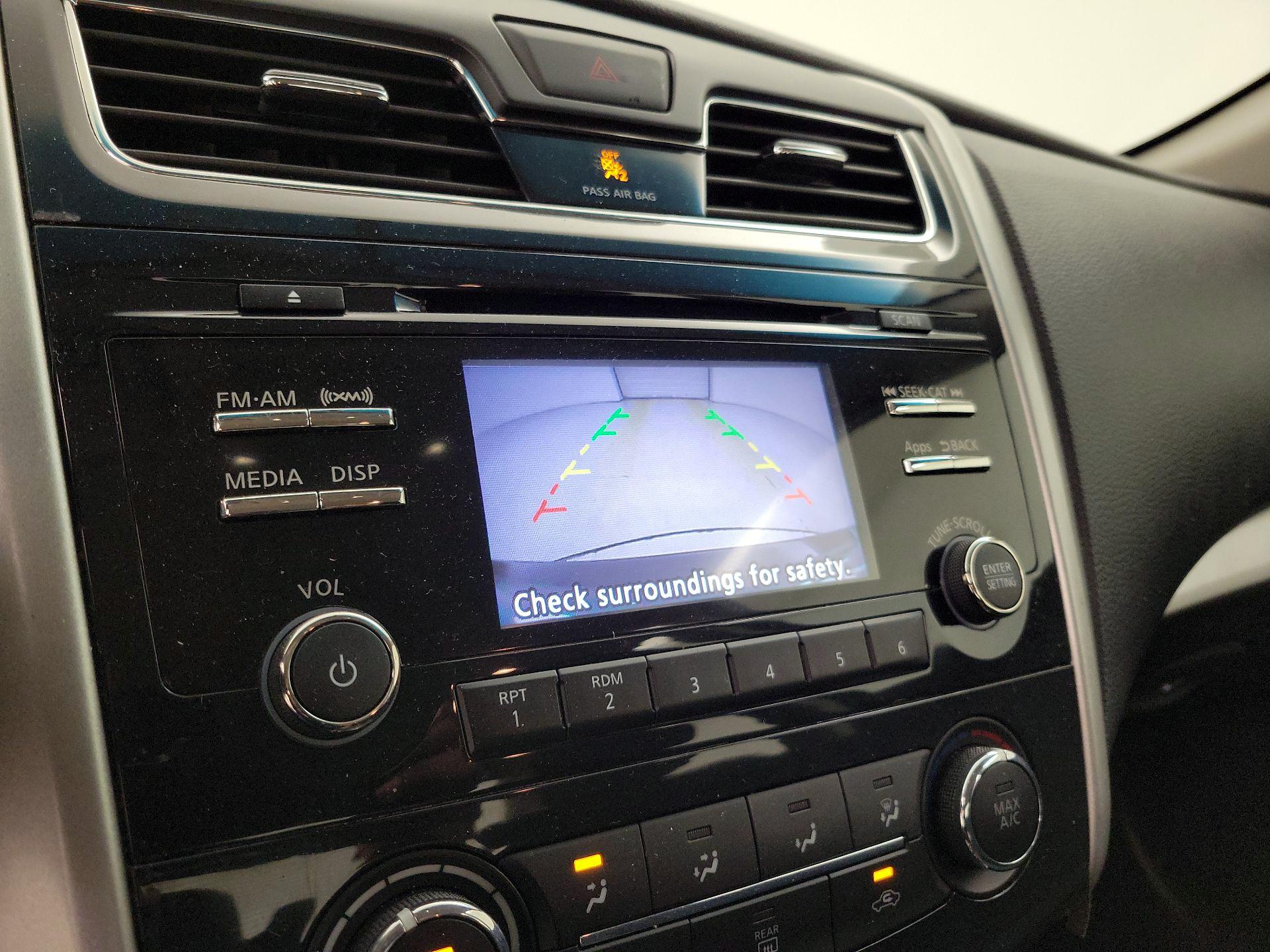 Thumbnail: 2015 Nissan Altima - 14