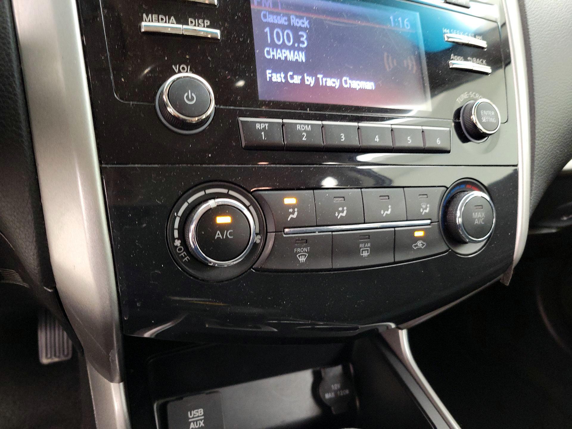 Thumbnail: 2015 Nissan Altima - 16