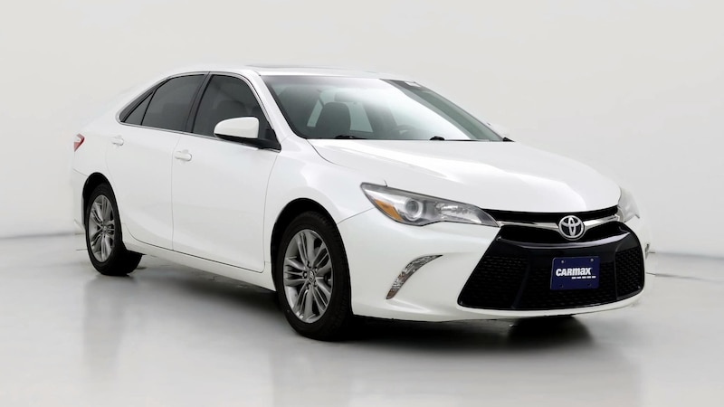 2017 Toyota Camry SE Hero Image