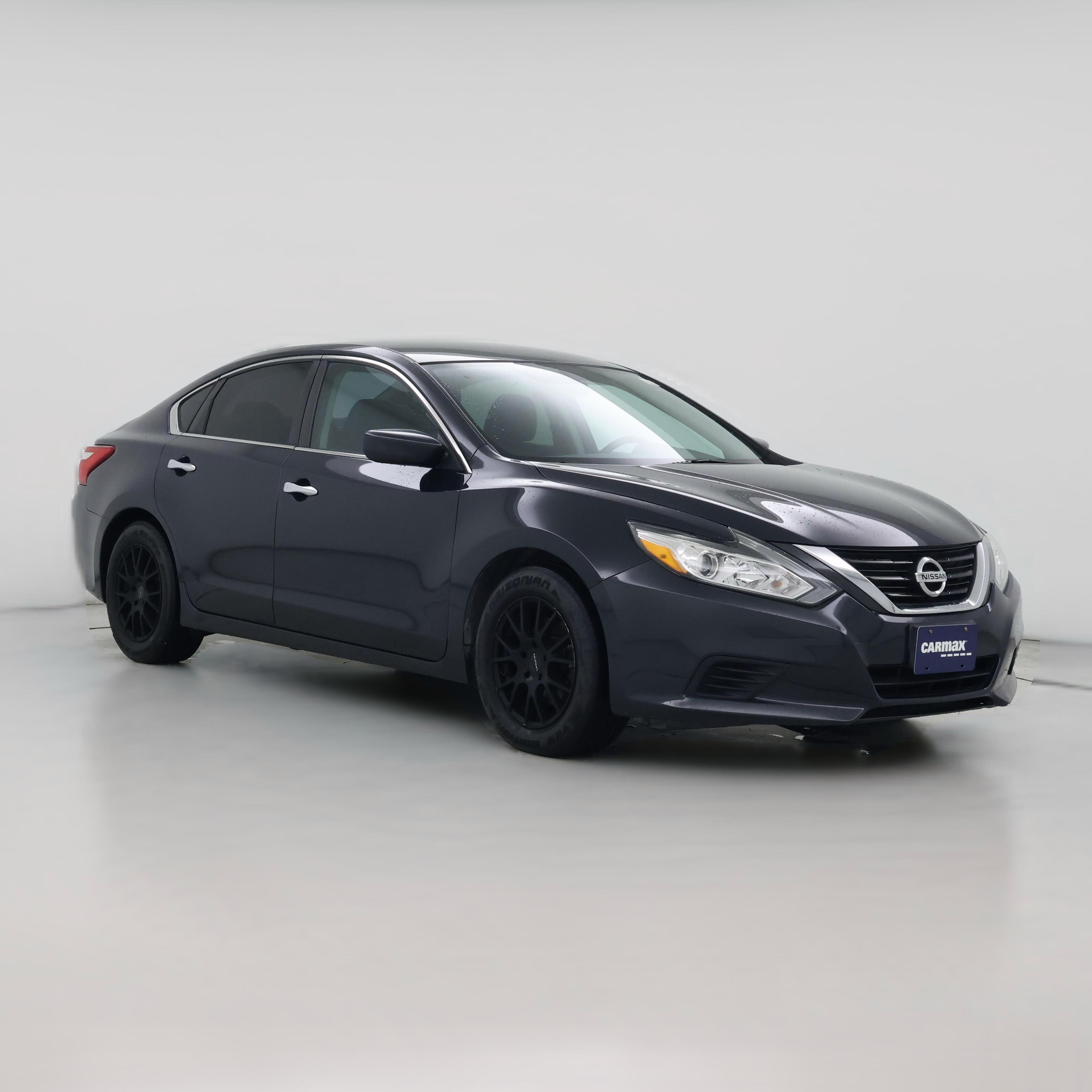 Thumbnail: 2017 Nissan Altima - 1
