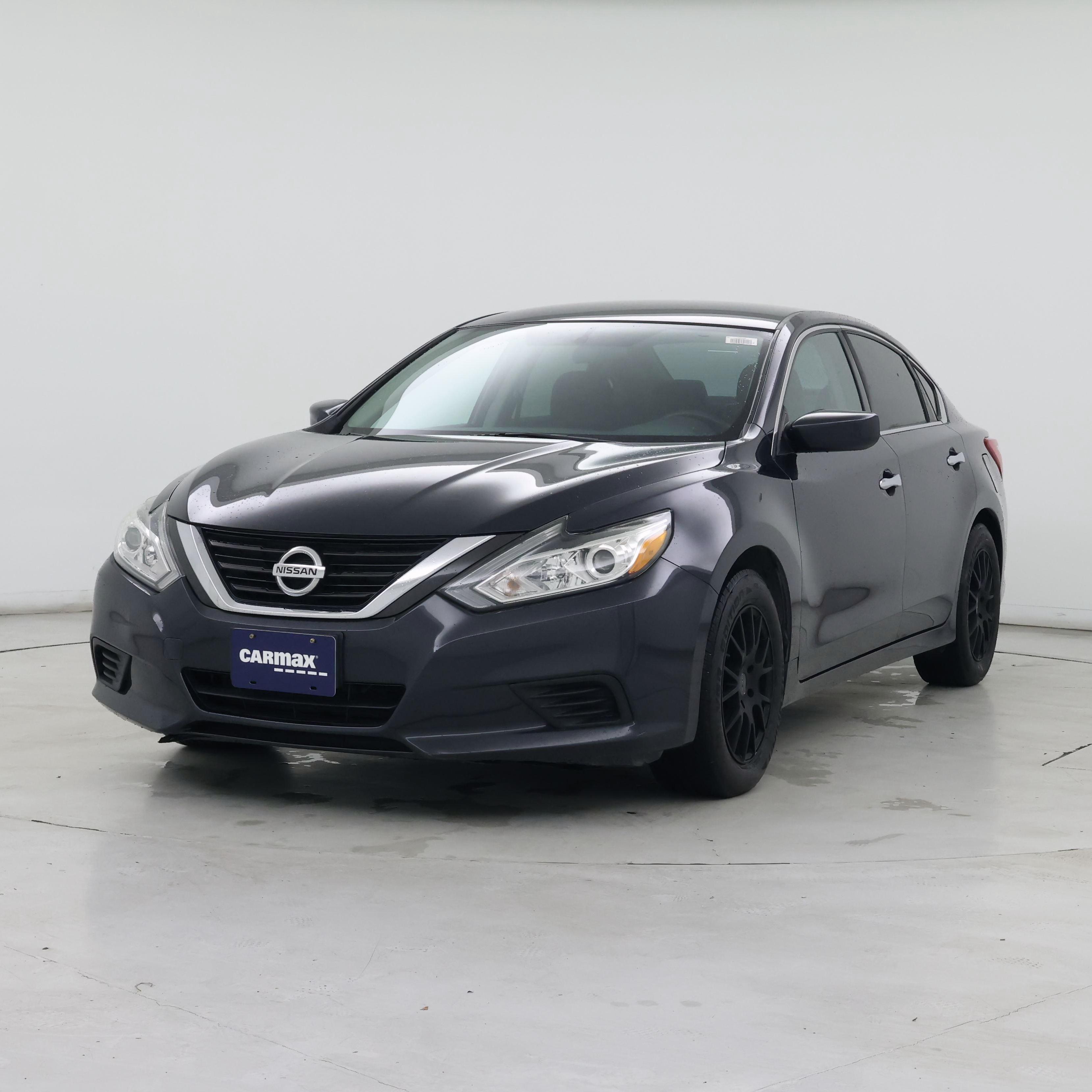 Thumbnail: 2017 Nissan Altima - 4