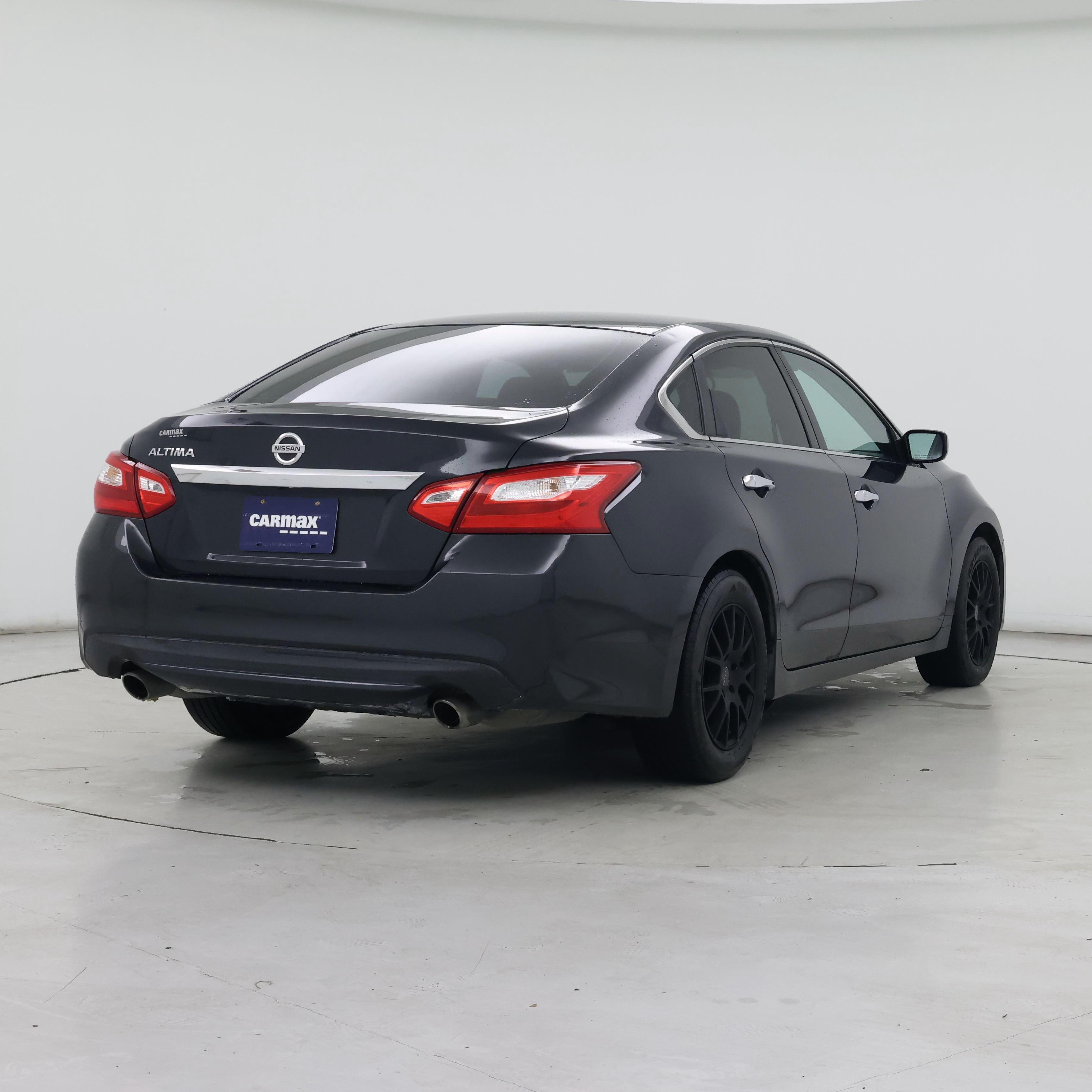 Thumbnail: 2017 Nissan Altima - 8