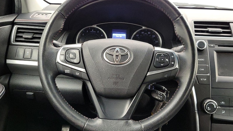 2015 Toyota Camry SE 10