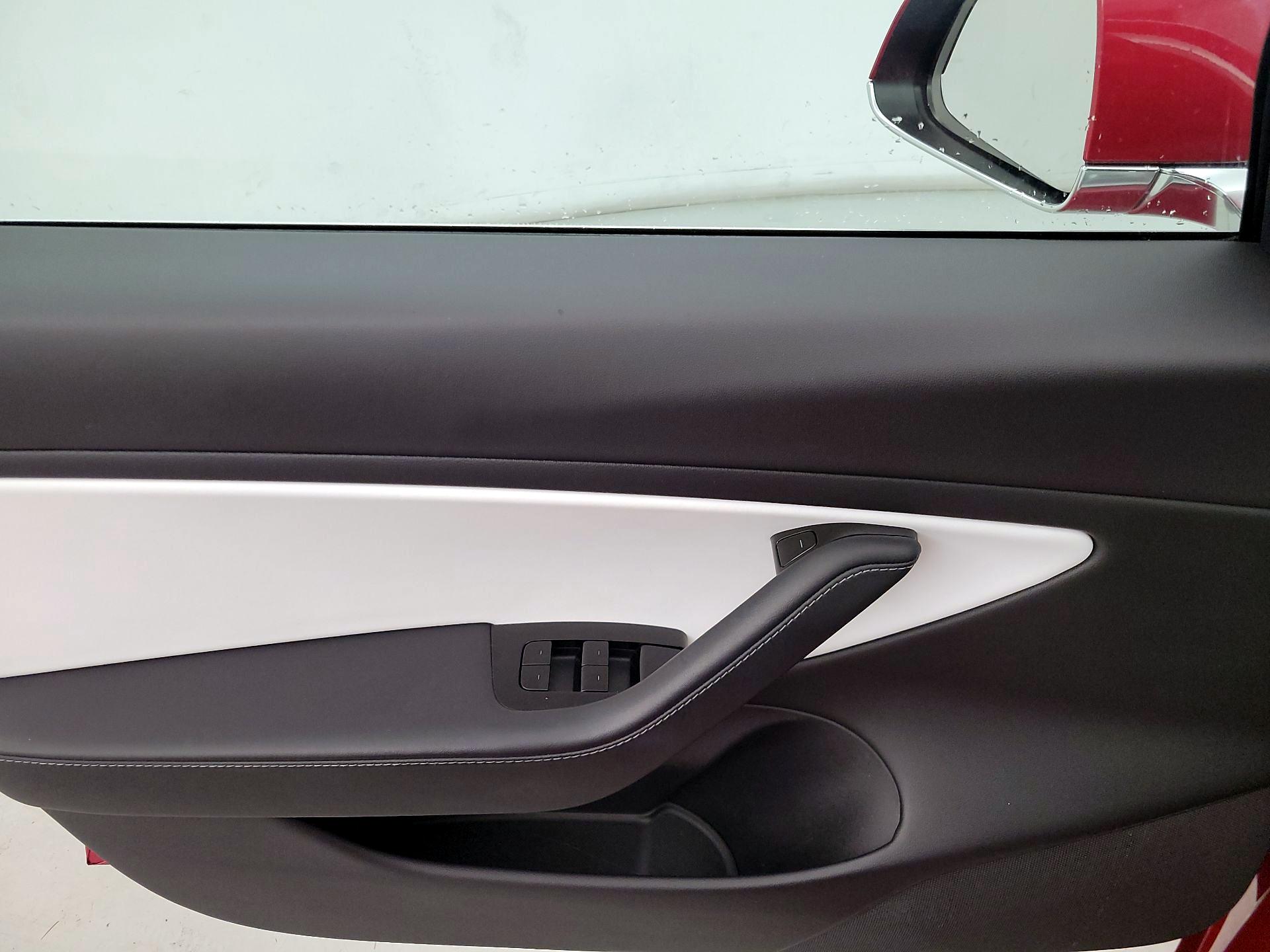 Thumbnail: 2020 Tesla Model 3 - 12
