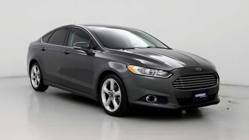 2016 Ford Fusion SE Hero Image