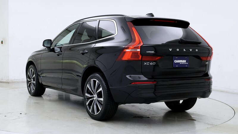 2022 Volvo XC60 B5 Momentum 2