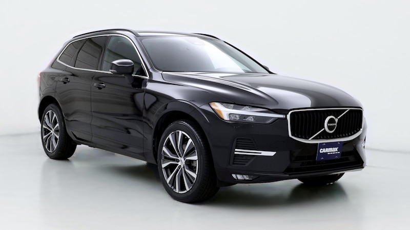 2022 Volvo XC60 B5 Momentum Hero Image