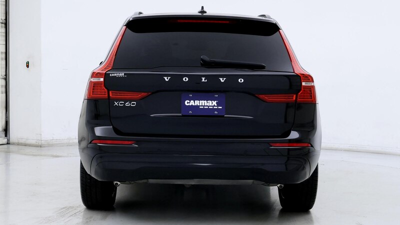 2022 Volvo XC60 B5 Momentum 6