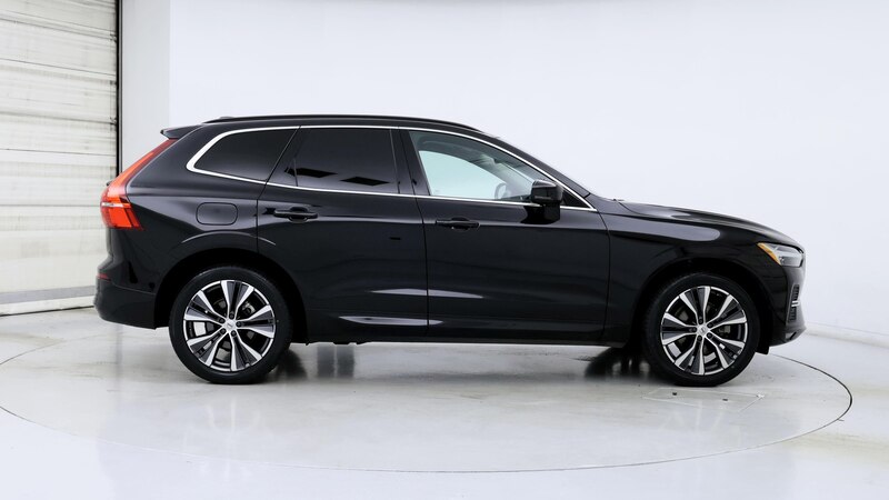 2022 Volvo XC60 B5 Momentum 7