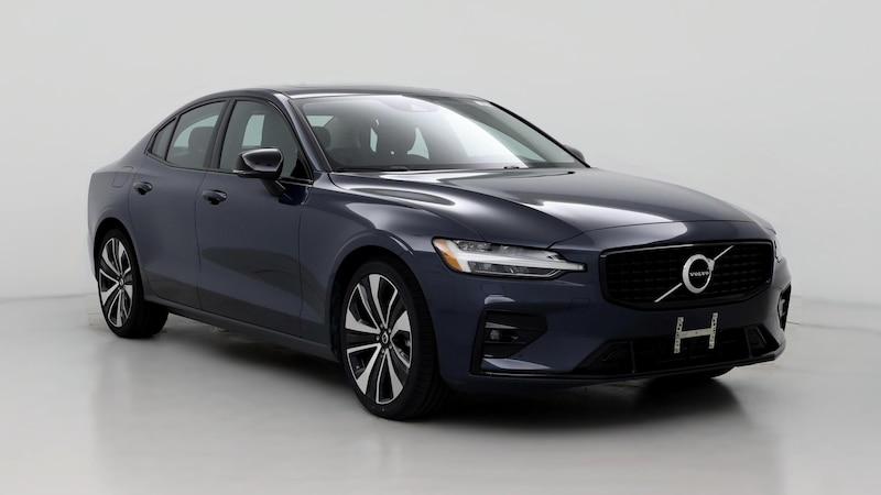 2022 Volvo S60 B5 Momentum Hero Image