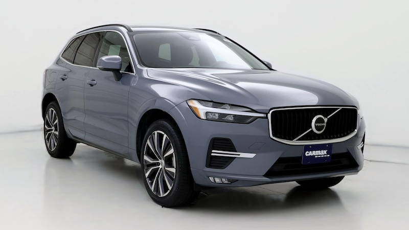 2022 Volvo XC60 B5 Momentum Hero Image