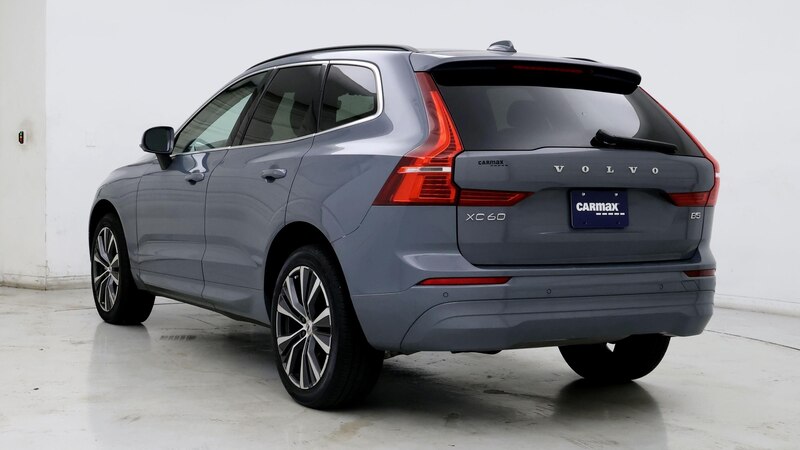 2022 Volvo XC60 B5 Momentum 2