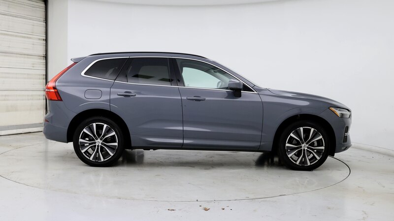 2022 Volvo XC60 B5 Momentum 7