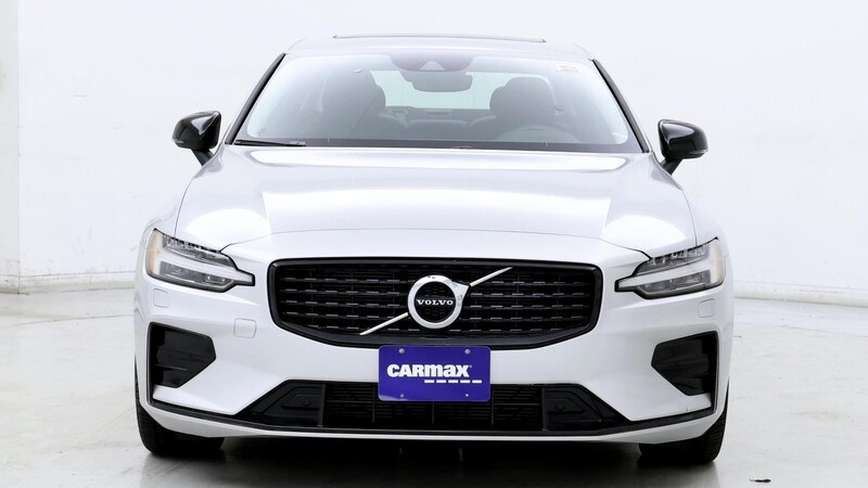 2022 Volvo S60 B5 Momentum 5