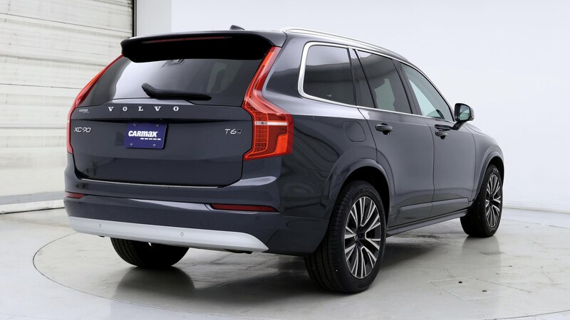 2022 Volvo XC90 T6 Momentum 8