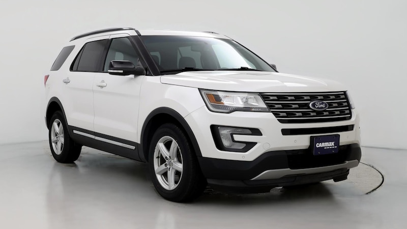 2016 Ford Explorer XLT Hero Image