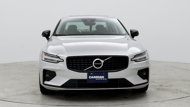 2022 Volvo S60 B5 Momentum 5