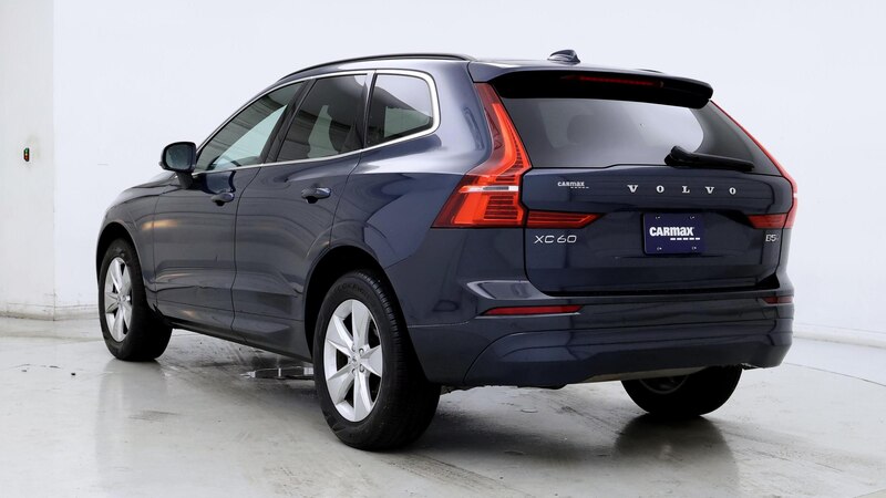 2022 Volvo XC60 B5 Momentum 2