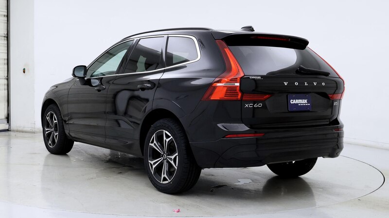 2022 Volvo XC60 B5 Momentum 2