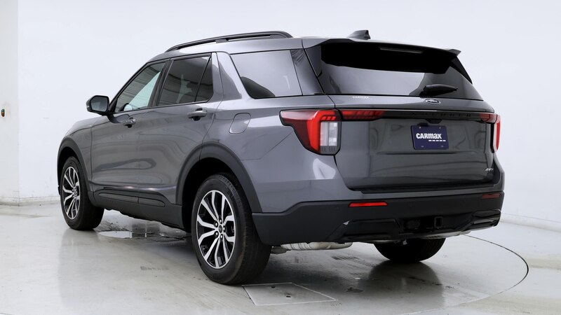 2025 Ford Explorer ST-Line 2